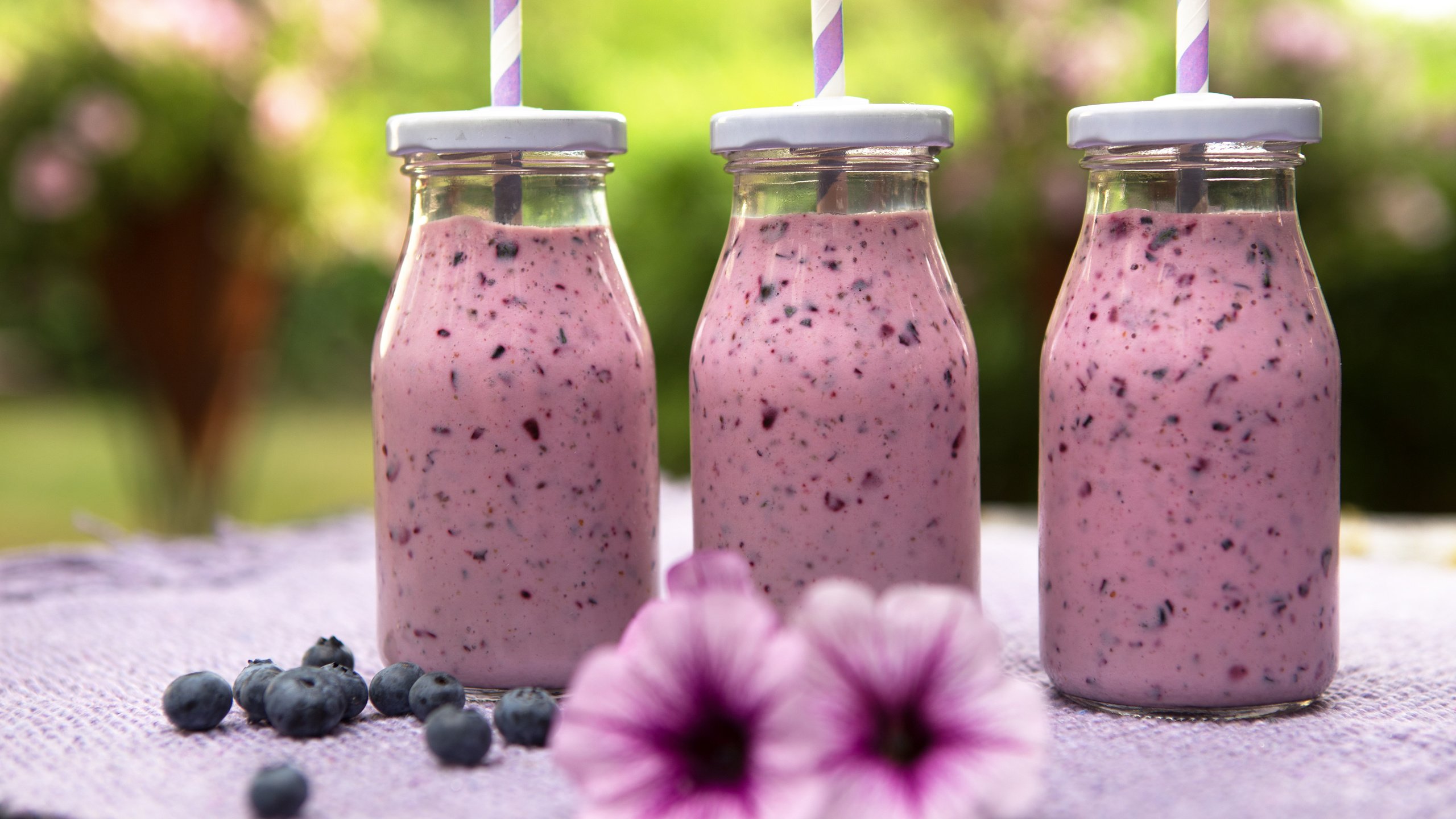 Обои ягоды, черника, завтрак, смузи, berries, blueberries, breakfast, smoothies разрешение 7000x4667 Загрузить