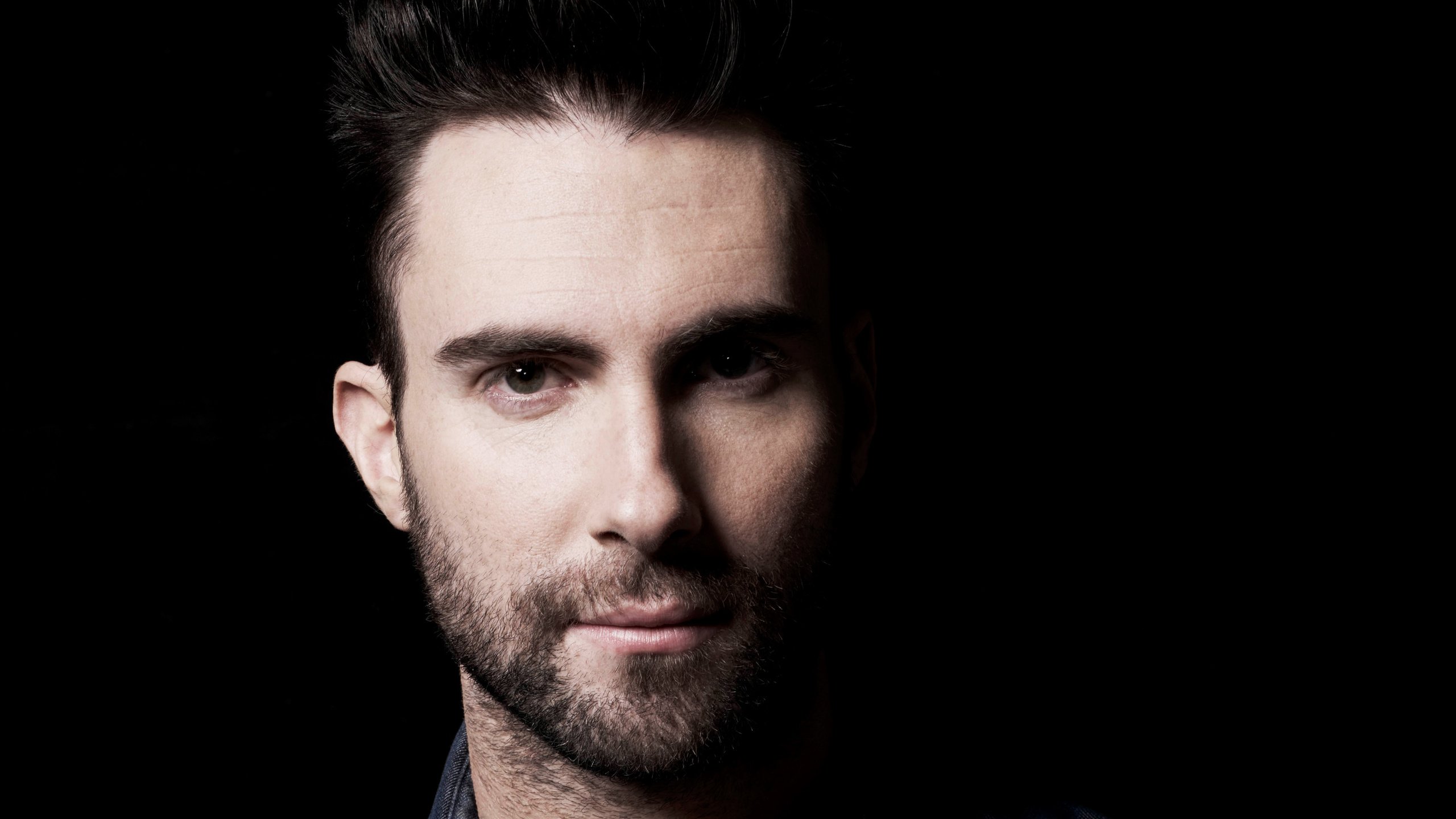 Обои портрет, актёр, черный фон, певец, адам левин, portrait, actor, black background, singer, adam levine разрешение 3840x2400 Загрузить