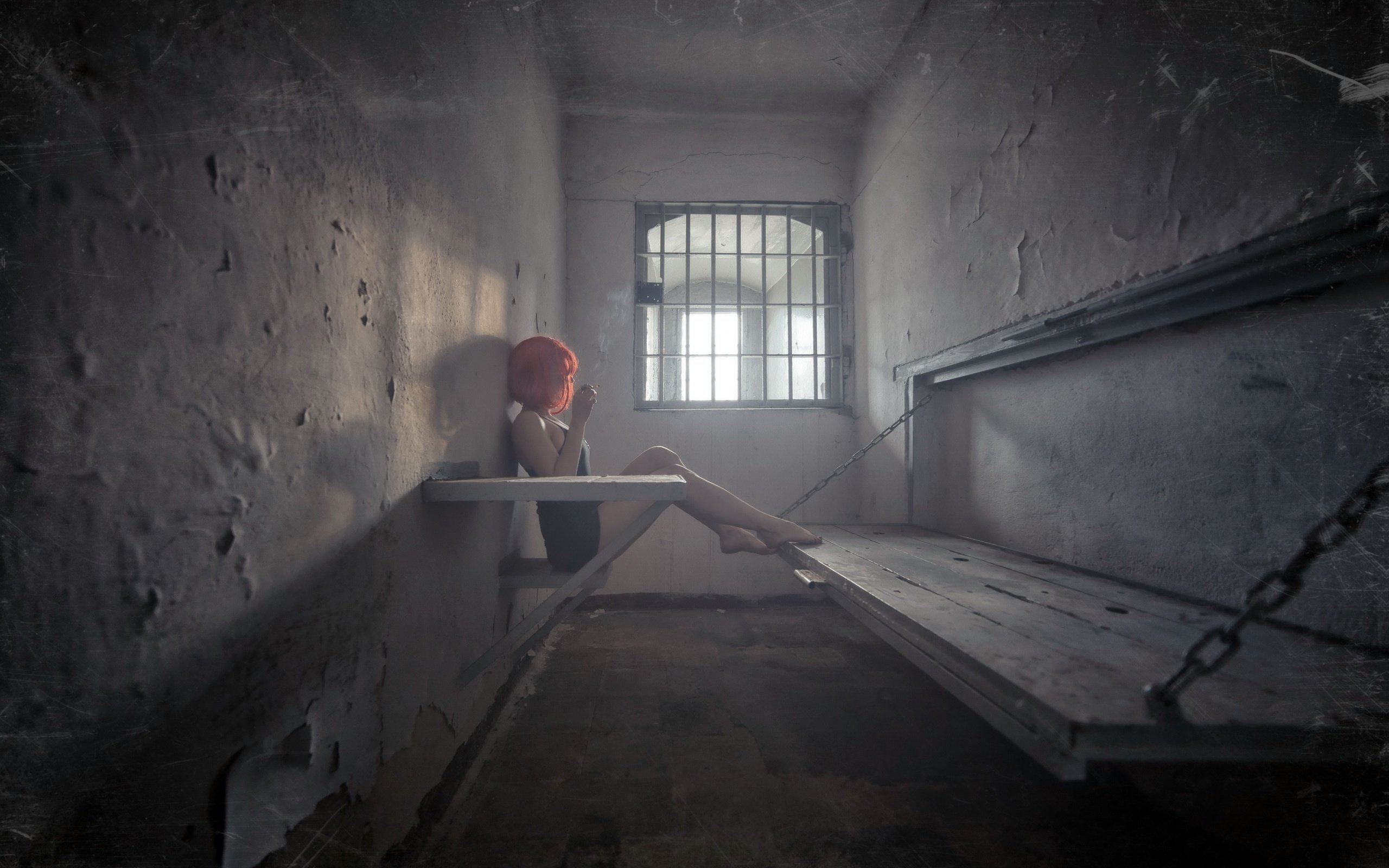 Обои девушка, тюрьма, камера, girl, prison, camera разрешение 2560x1606 Загрузить