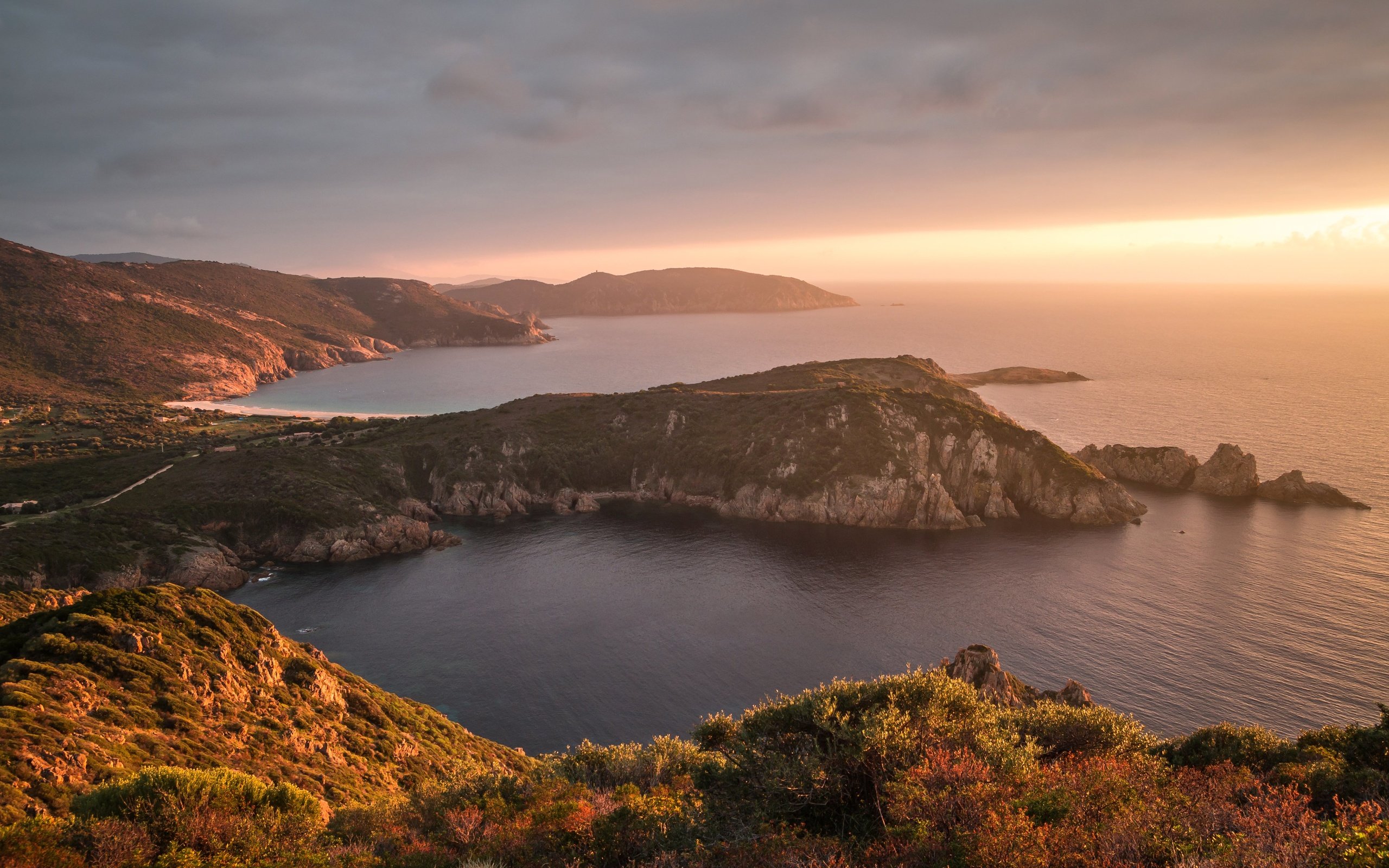 Обои скалы, закат, море, побережье, франция, корсика, rocks, sunset, sea, coast, france, corsica разрешение 4500x3000 Загрузить