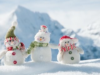 Обои новый год, зима, снеговики, white snowmans, весёлые, new year, winter, snowmen, fun разрешение 4288x2848 Загрузить