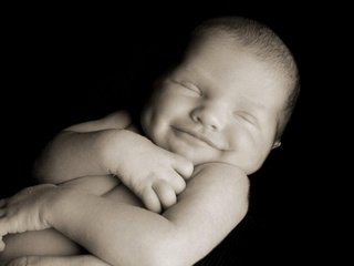 Обои улыбка, чёрно-белое, ребенок, младенец, милый, smile, black and white, child, baby, cute разрешение 1920x1200 Загрузить