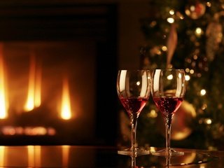 Обои новый год, елка, зима, вино, камин, бокалы, праздник, уют, new year, tree, winter, wine, fireplace, glasses, holiday, comfort разрешение 2560x1600 Загрузить