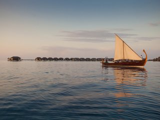 Обои лодка, бунгало, тропики, мальдивы, boat, bungalow, tropics, the maldives разрешение 5616x3744 Загрузить