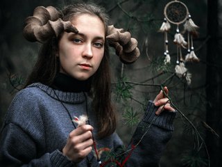 Обои девушка, портрет, взгляд, лицо, рога, косплей, ловец снов, girl, portrait, look, face, horns, cosplay, dreamcatcher разрешение 2048x1367 Загрузить