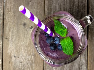 Обои ягоды, лесные ягоды, коктейль, черника, парное, йогурт, черничный, berries, cocktail, blueberries, fresh, yogurt, blueberry разрешение 2880x1920 Загрузить