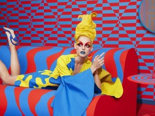 Обои стиль, девушка, диван, sagmeister & walsh, полихром, style, girl, sofa, polychrome разрешение 3000x2000 Загрузить