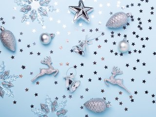 Обои новый год, новогодние украшения, олень, конфетти, фон, голубой, блеск, игрушки, серебро, снежинка, new year, christmas decorations, deer, confetti, background, blue, shine, toys, silver, snowflake разрешение 5760x3840 Загрузить