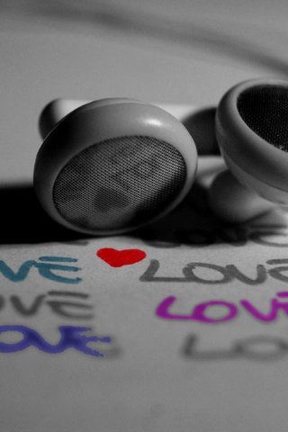 Обои чёрно-белое, наушники, влюбленная, black and white, headphones, love разрешение 3872x2592 Загрузить