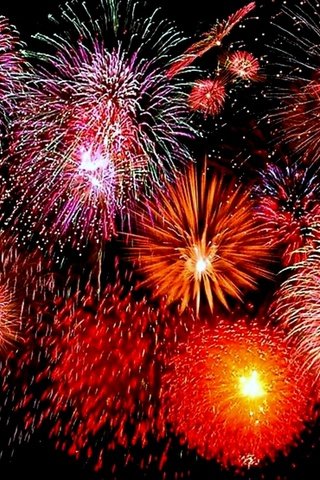 Обои салют, праздник, фейерверк, salute, holiday, fireworks разрешение 2000x1599 Загрузить