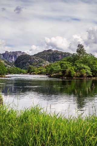 Обои трава, облака, озеро, горы, природа, пейзаж, норвегия, egersund, grass, clouds, lake, mountains, nature, landscape, norway разрешение 2880x1732 Загрузить