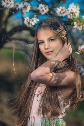 Обои цветение, дети, девочка, весна, волосы, flowering, children, girl, spring, hair разрешение 1920x1280 Загрузить