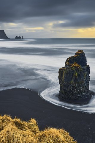 Обои скалы, берег, пейзаж, море, скала, пляж, чёрный песок, rocks, shore, landscape, sea, rock, beach, black sand разрешение 1920x1200 Загрузить