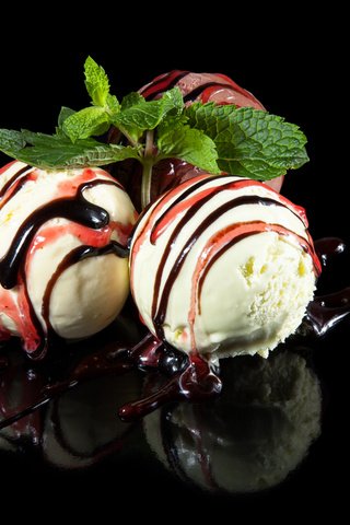 Обои мороженое, шарики, черный фон, десерт, сироп, ice cream, balls, black background, dessert, syrup разрешение 5202x3744 Загрузить