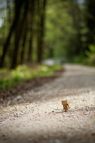 Обои дорога, деревья, размытость, данбо, картонный робот, road, trees, blur, danbo, cardboard robot разрешение 2976x1984 Загрузить