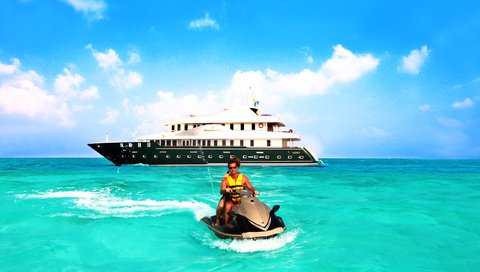 Обои море, яхта, отдых, тропики, мальдивы, sea, yacht, stay, tropics, the maldives разрешение 2560x1600 Загрузить