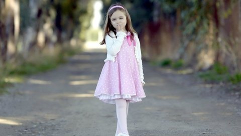 Обои платье, дети, девочка, настроения, бантик, розовое, dress, children, girl, mood, bow, pink разрешение 1920x1200 Загрузить