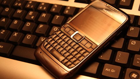 Обои клавиатура, телефон, нокия, nokia e71, кверти, keyboard, phone, nokia, qwerty разрешение 2560x1600 Загрузить