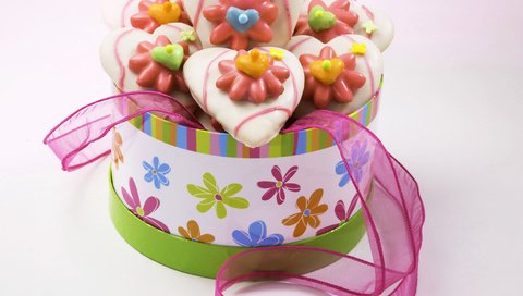 Обои сердце, коробка, сладкое, печенье, выпечка, глазурь, baking, сердечка, heart, box, sweet, cookies, cakes, glaze разрешение 4000x3060 Загрузить