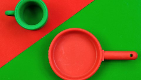 Обои кружка, красное, зеленое, сковорода, mug, red, green, pan разрешение 2926x2090 Загрузить
