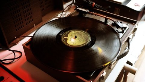 Обои музыка, винил, пластинка, проигрыватель, пластинки, music, vinyl, record, player, records разрешение 2891x1920 Загрузить