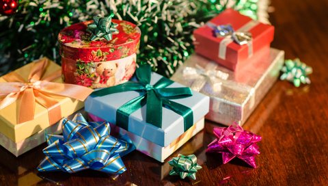 Обои новый год, подарки, лента, рождество, коробки, new year, gifts, tape, christmas, box разрешение 2880x1800 Загрузить