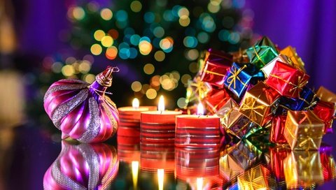 Обои свечи, новый год, подарки, рождество, елочные игрушки, candles, new year, gifts, christmas, christmas decorations разрешение 2880x1800 Загрузить