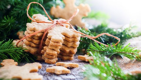 Обои новый год, праздник, печенье, декор, ветка ели, new year, holiday, cookies, decor, spruce branch разрешение 3872x2592 Загрузить