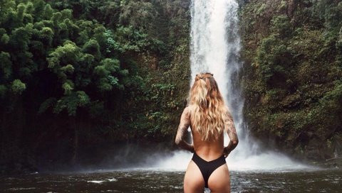 Обои девушка, просто, водопадик, girl, just, waterfall разрешение 2000x1500 Загрузить
