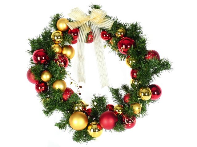 Обои белый фон, рождество, венок, новогодние украшения, новогодний венок, white background, christmas, wreath, christmas decorations разрешение 1920x1200 Загрузить