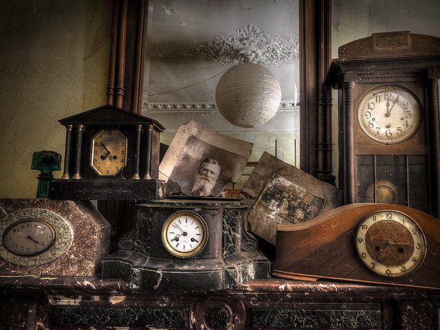 Обои фон, винтаж, часы, зеркало, время, антиквариат, старинные часы, background, vintage, watch, mirror, time, antiques разрешение 2868x1612 Загрузить