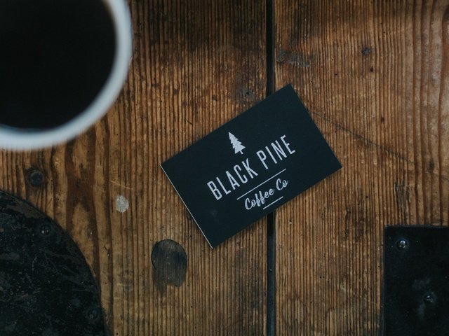 Обои кофе, чашка, визитка, black pine, coffee, cup, card разрешение 2048x1372 Загрузить