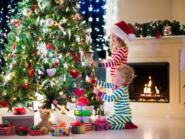 Обои новый год, камин, елка, праздник, украшения, рождество, подарки, дети, девочка, игрушки, мальчик, new year, fireplace, tree, holiday, decoration, christmas, gifts, children, girl, toys, boy разрешение 3450x2300 Загрузить