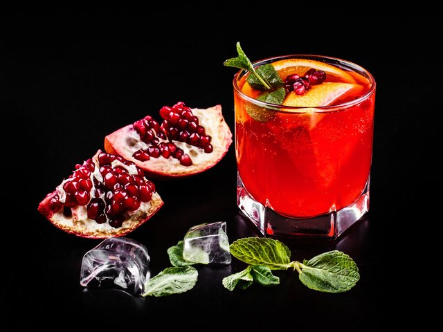 Обои мята, напиток, лёд, черный фон, коктейль, гранат, mint, drink, ice, black background, cocktail, garnet разрешение 4765x3177 Загрузить