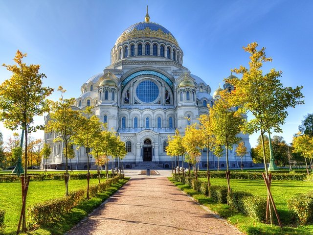 Обои небо, кронштадт, санкт- петербург, деревья, naval cathedral of st. nicholas, санкт петербург, храм, kronstadt, собор, дорожка, россия, санкт-петербург, кафедральный, морской никольский собор, the sky, trees, temple, cathedral, track, russia, saint petersburg разрешение 3840x2560 Загрузить