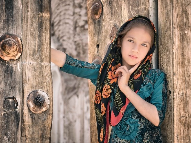 Обои портрет, дети, девочка, ребенок, платок, иран, portrait, children, girl, child, shawl, iran разрешение 6867x4578 Загрузить