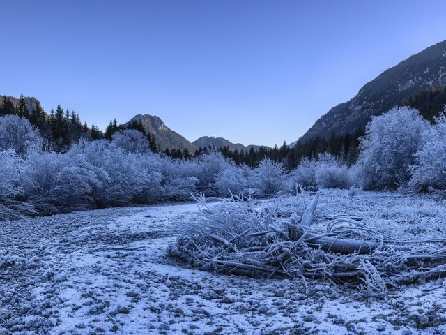 Обои горы, зима, иней, mountains, winter, frost разрешение 3840x2160 Загрузить