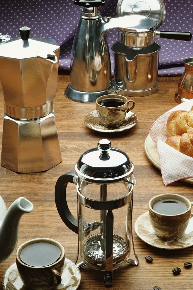 Обои стол, кружка, чай, чайник, круассаны, турка, кофемолка, table, mug, tea, kettle, croissants, turk, coffee grinder разрешение 2048x1280 Загрузить