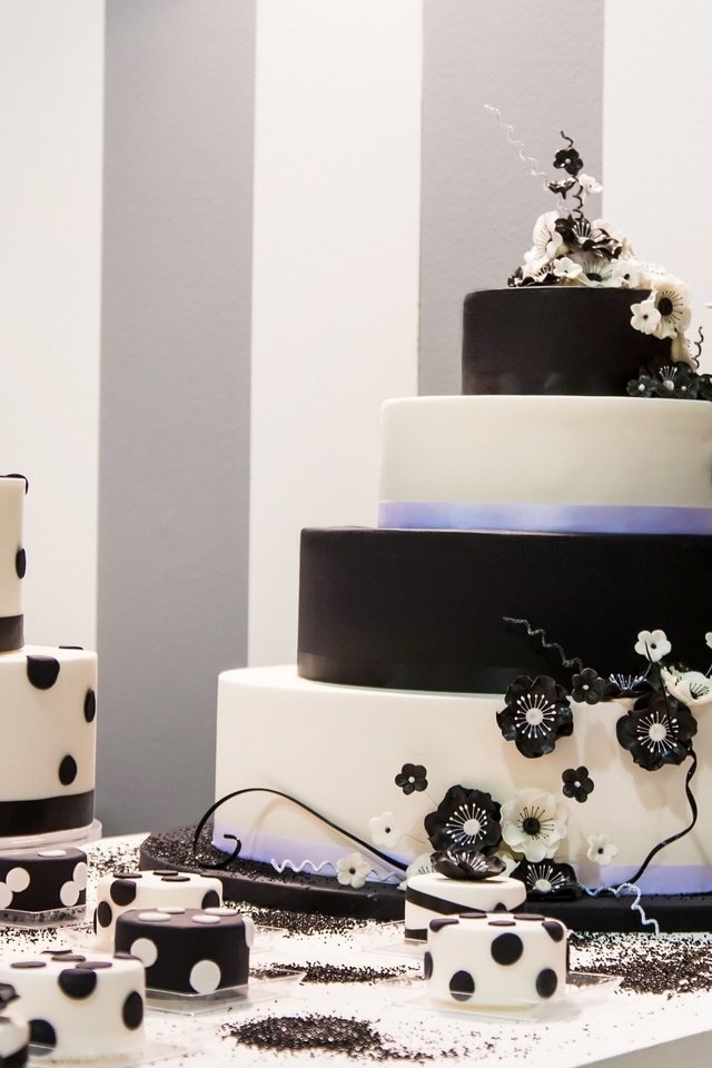 Обои цветы, свечи, свадьба, сладкое, украшение, торт, пирожное, flowers, candles, wedding, sweet, decoration, cake разрешение 2880x1774 Загрузить
