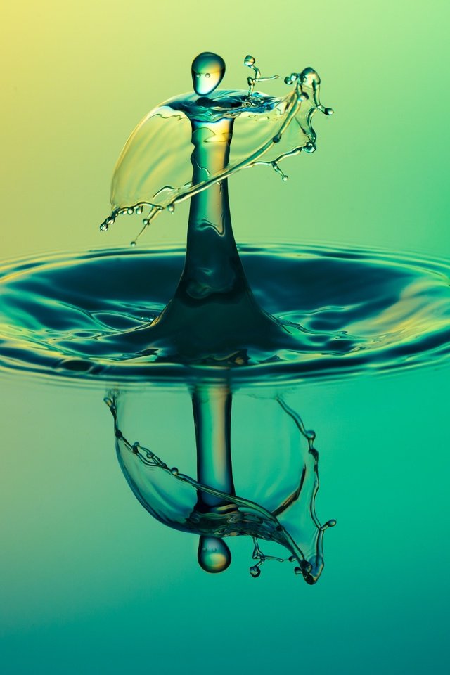 Обои отражение, фон, капля, всплеск, жидкость, reflection, background, drop, splash, liquid разрешение 5548x3698 Загрузить