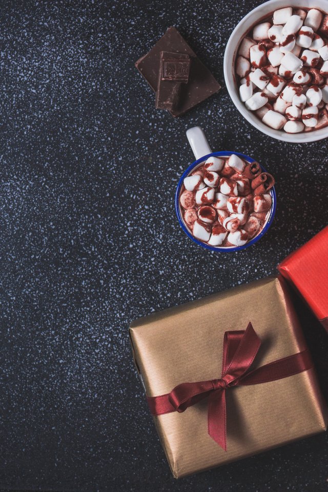 Обои новый год, зефирки, подарки, праздник, рождество, чашки, зефир, горячий шоколад, маршмеллоу, valeria aksakova, new year, gifts, holiday, christmas, cup, marshmallows, hot chocolate разрешение 4681x3121 Загрузить