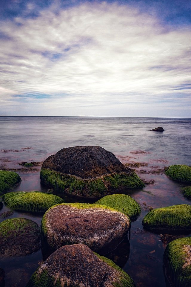 Обои небо, камни, берег, море, горизонт, the sky, stones, shore, sea, horizon разрешение 3000x2001 Загрузить