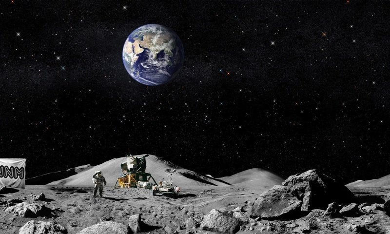 Обои земля, луна, флаг, астронавты, американцы, earth, the moon, flag, the astronauts, americans разрешение 3200x1200 Загрузить