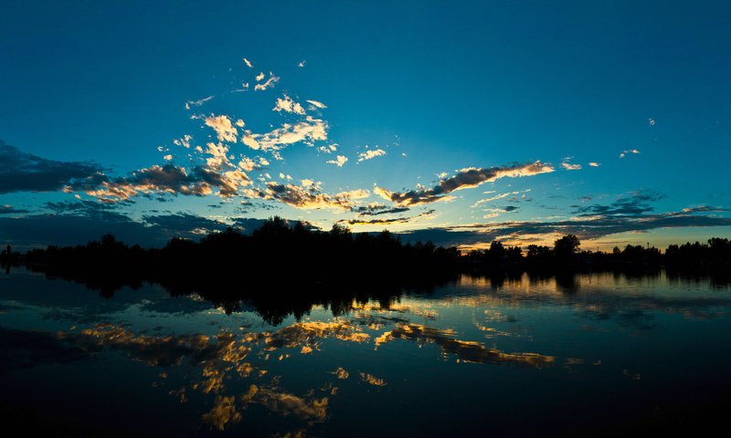 Обои облака, деревья, вода, отражение, clouds, trees, water, reflection разрешение 1920x1080 Загрузить