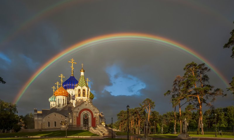 Обои москва, радуга, храм святого князя игоря черниговского, переделкино, патриаршее подворье, moscow, rainbow, the temple of saint prince igor of chernigov, peredelkino, the patriarchal metochion разрешение 2048x1470 Загрузить