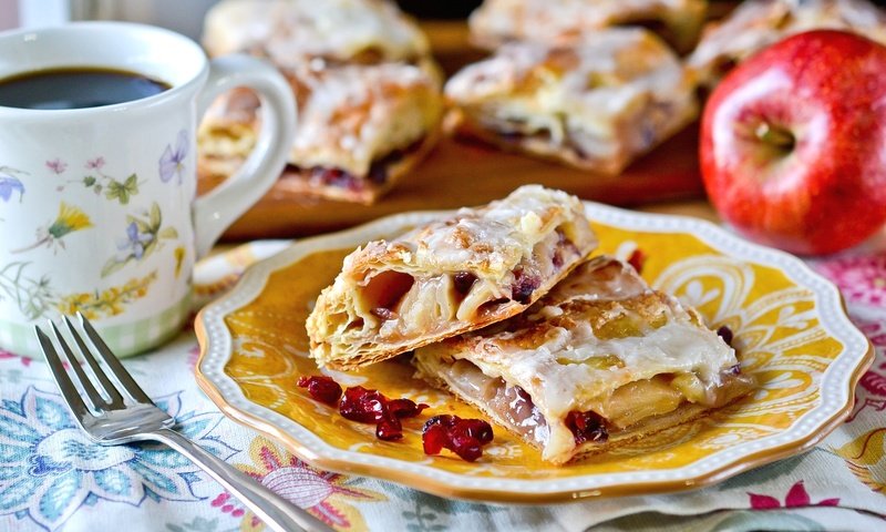 Обои яблоко, чай, выпечка, яблочно-клюквенный пирог, apple, tea, cakes, apple-cranberry pie разрешение 1920x1280 Загрузить