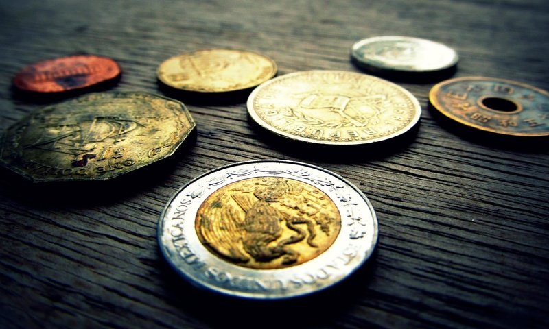 Обои металл, золотые, метал, монеты, монета, серебряные, серебреный, голден, metal, gold, coins, coin, silver, golden разрешение 2560x1440 Загрузить