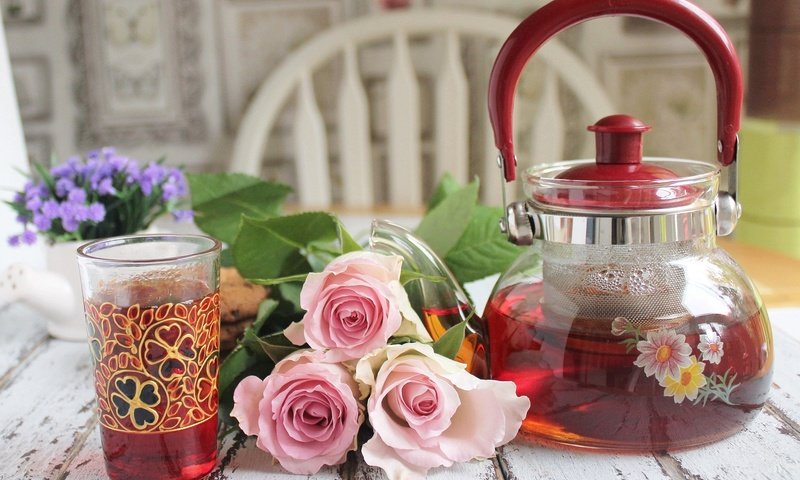 Обои розы, чай, чайник, натюрморт, roses, tea, kettle, still life разрешение 2048x1335 Загрузить