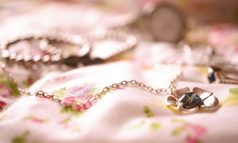 Обои кулон, украшение, цепочка, pendant, decoration, chain разрешение 1920x1080 Загрузить