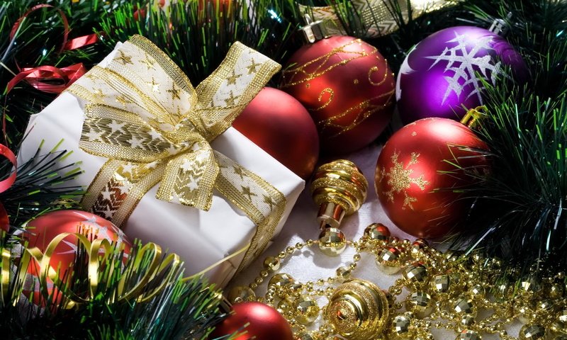 Обои новый год, украшения, игрушки, подарок, встреча нового года, new year, decoration, toys, gift разрешение 1920x1280 Загрузить